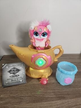 MAGIC MIXIES Magic Genie Lamp with Interactive 8" With Plush Toy